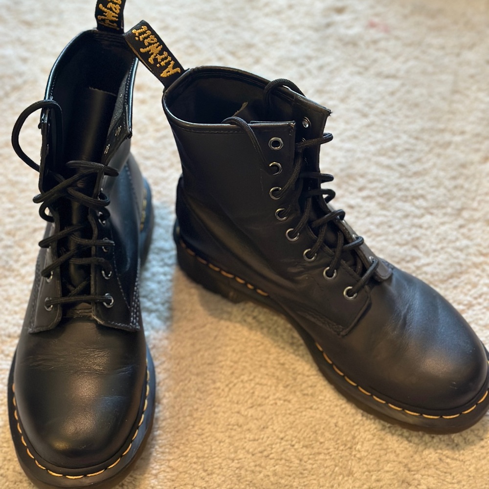 Dr. Martens boot